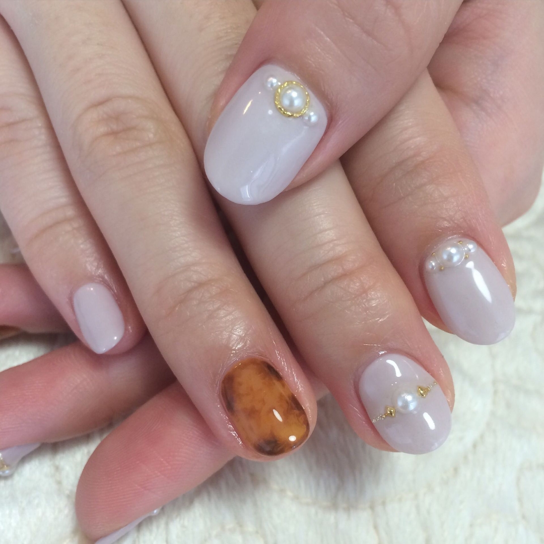 Luxury staff Arisaさんのネイルデザインの写真。テーマは『秋ネイル、