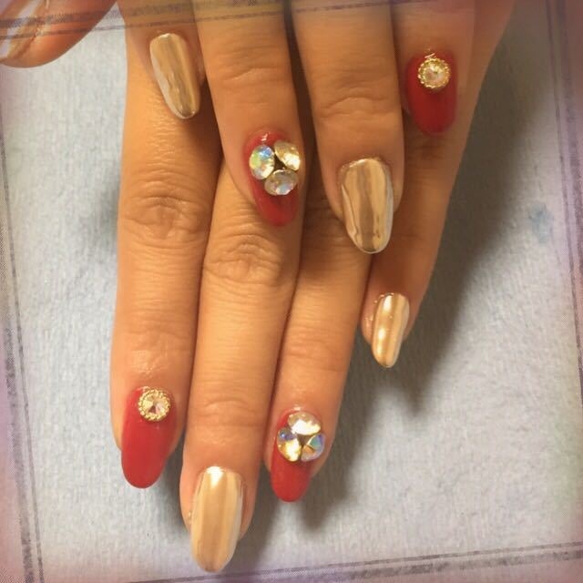 2016冬ネイル♡赤×トレンドのミラーネイルデザインの画像