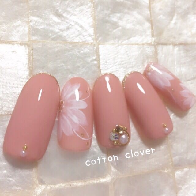 Nail Salon Cotton Cloverさんのネイルデザイン ペイントフラワー