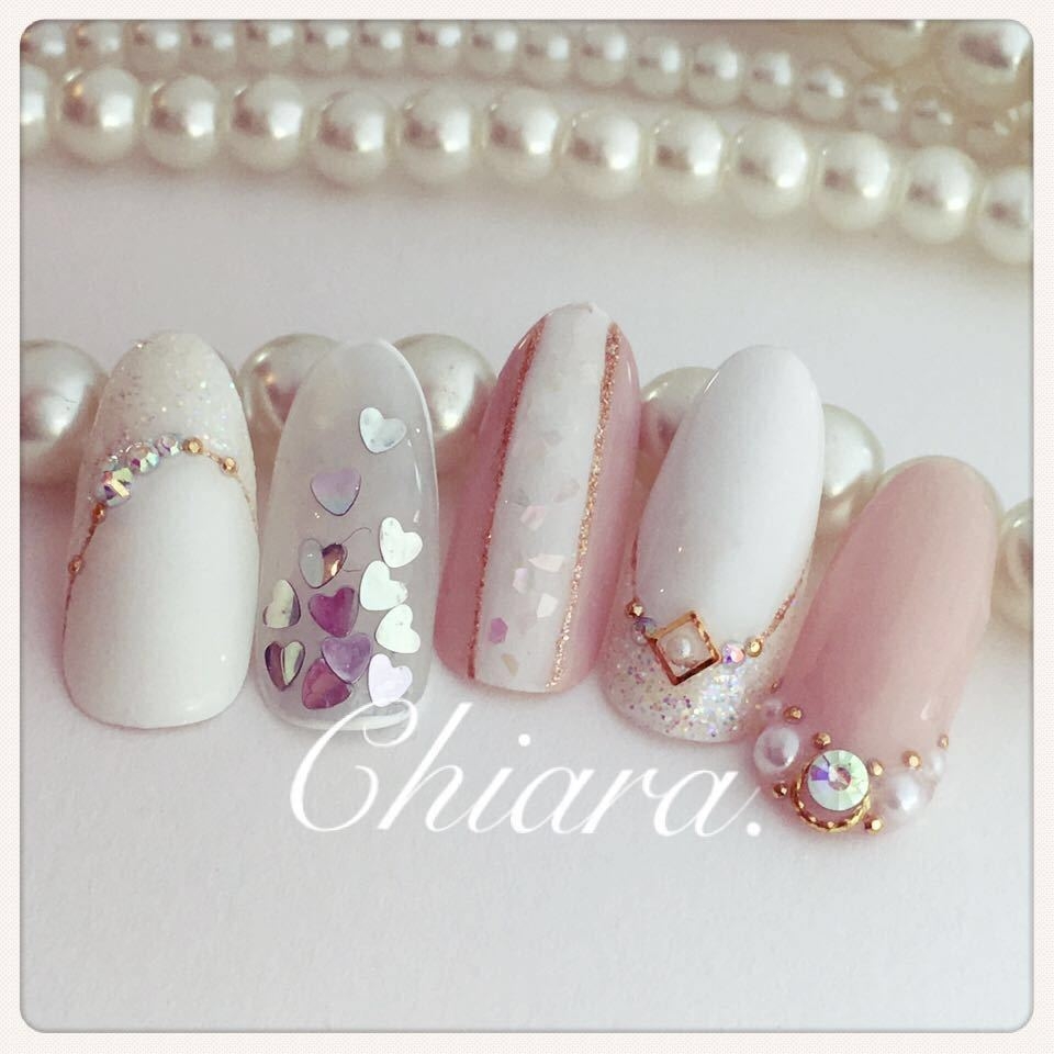 YokoShikata♡キアラさんのネイルデザイン 『グレージュホワイトピンク』 , tredina