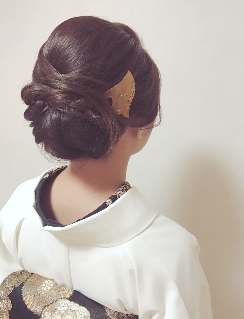 Moriyama Mamiさんのヘアスタイル 大人な艶のある和装ヘア