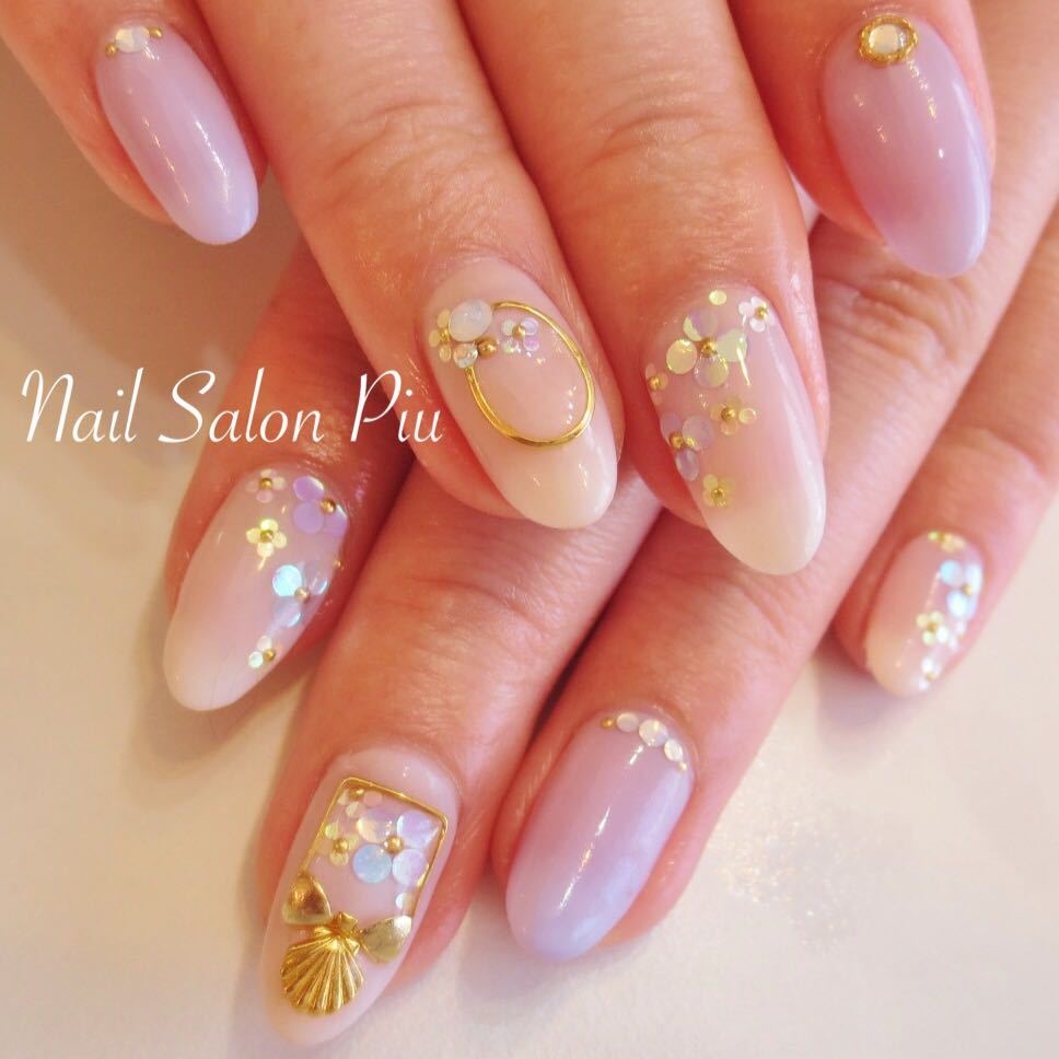 Nail Salon Piuのネイルデザイン パープル フラワー パフュームボトル Tredina