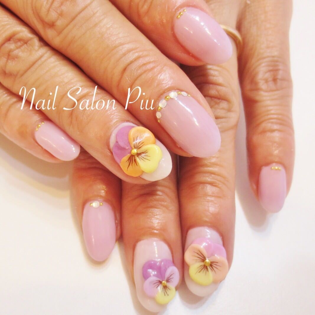 Nail Salon Piuのネイルデザイン 春ネイル フラワー 3d Tredina