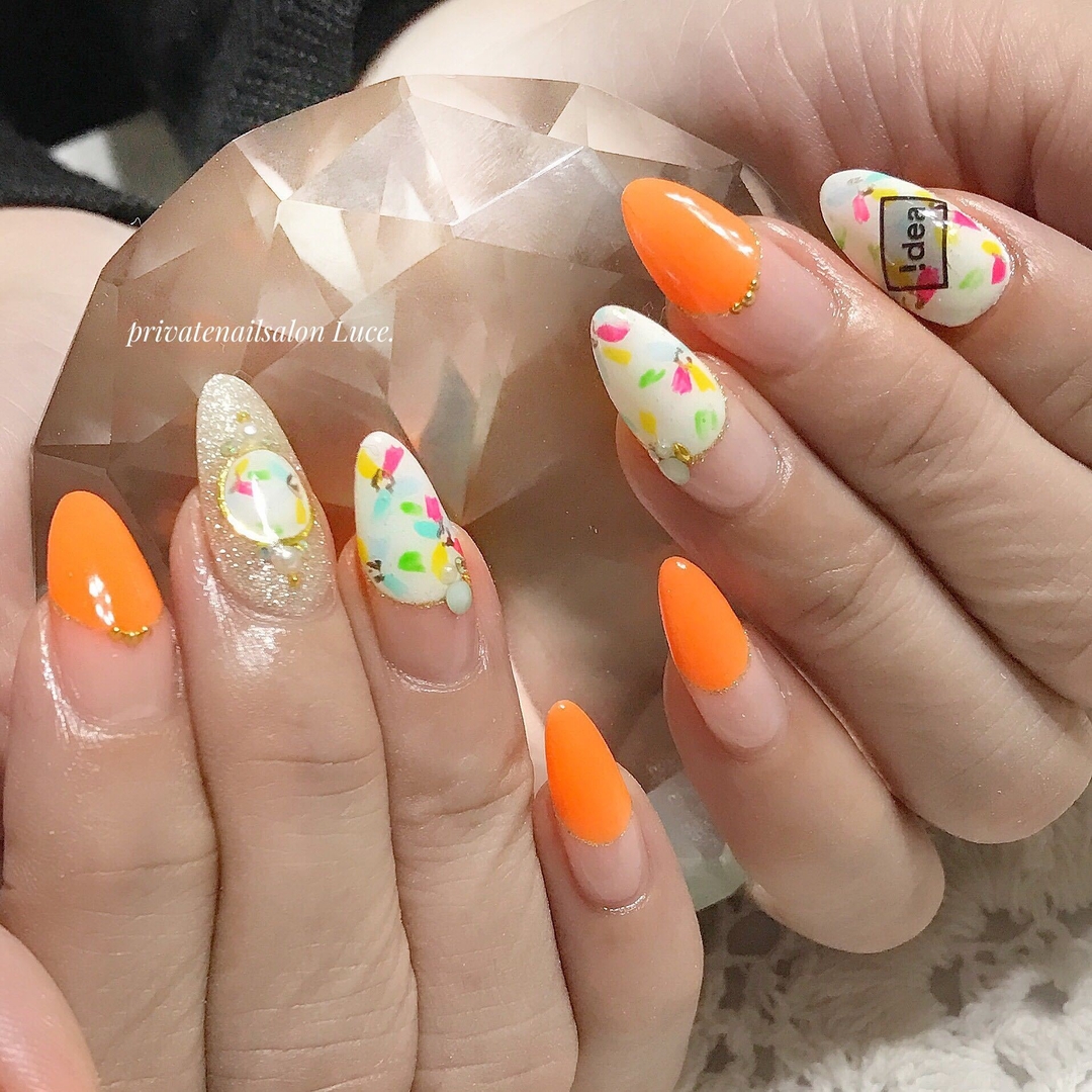 Privatenailsalon Luce のネイルデザイン Tredina Flower ネオン Tredina