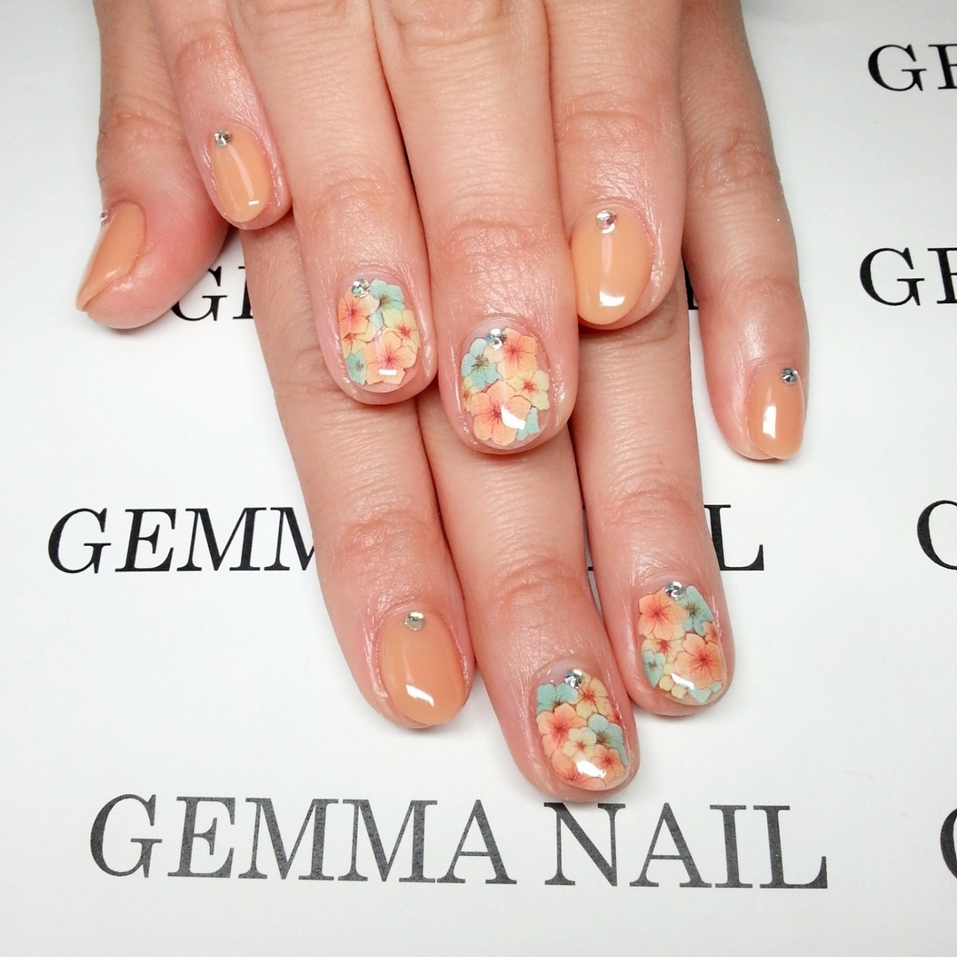 六本木ネイルサロン Gemma Nail のネイルデザイン 夏ネイル フラワーネイル お花ネイル Tredina