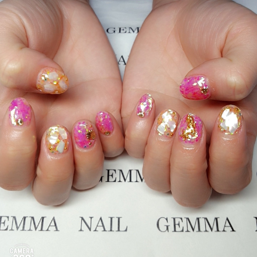 六本木ネイルサロン Gemma Nail のネイルデザイン 夏ネイル ピンクネイル シェルネイル Tredina