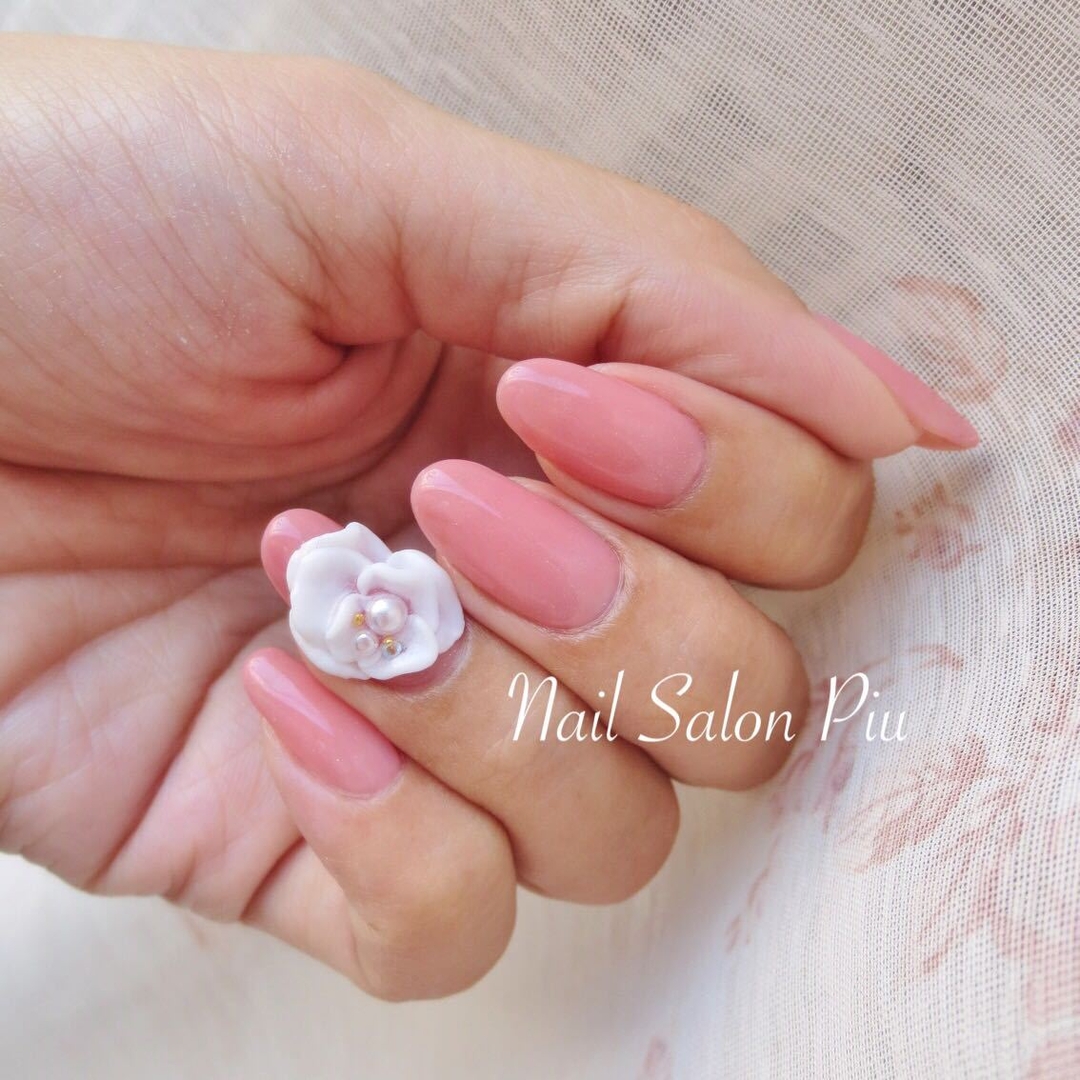 Nail Salon Piuのネイルデザイン ピンク フラワー 3dネイル Tredina