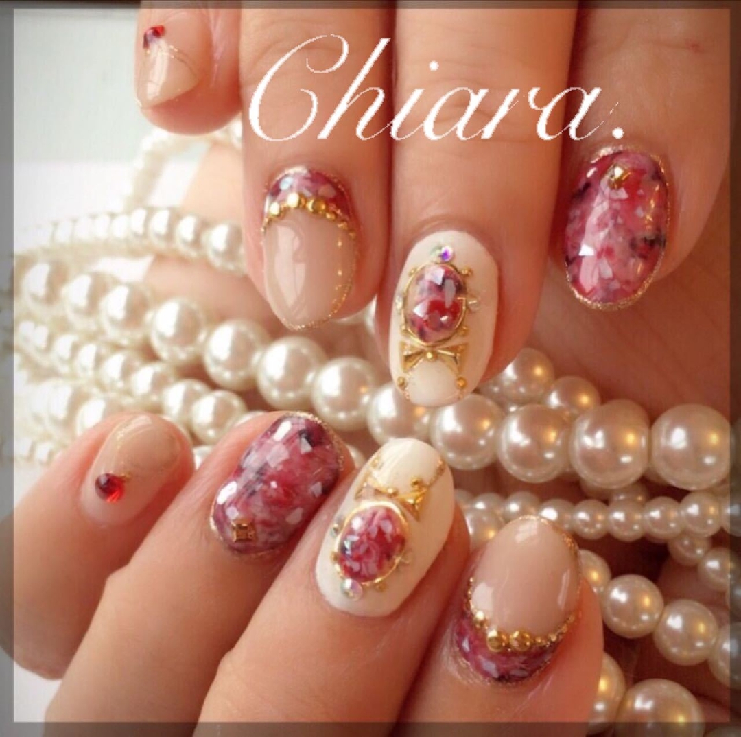 YokoShikata♡キアラさんのネイルデザイン 『秋ネイル冬ネイルビジュー』 , tredina