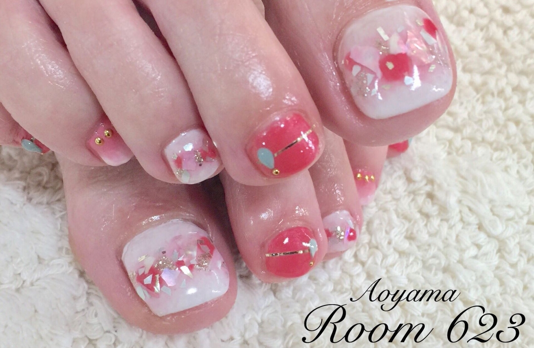 Aoyama Room623のネイルデザイン 春ネイル ピンクネイル フットネイル Tredina