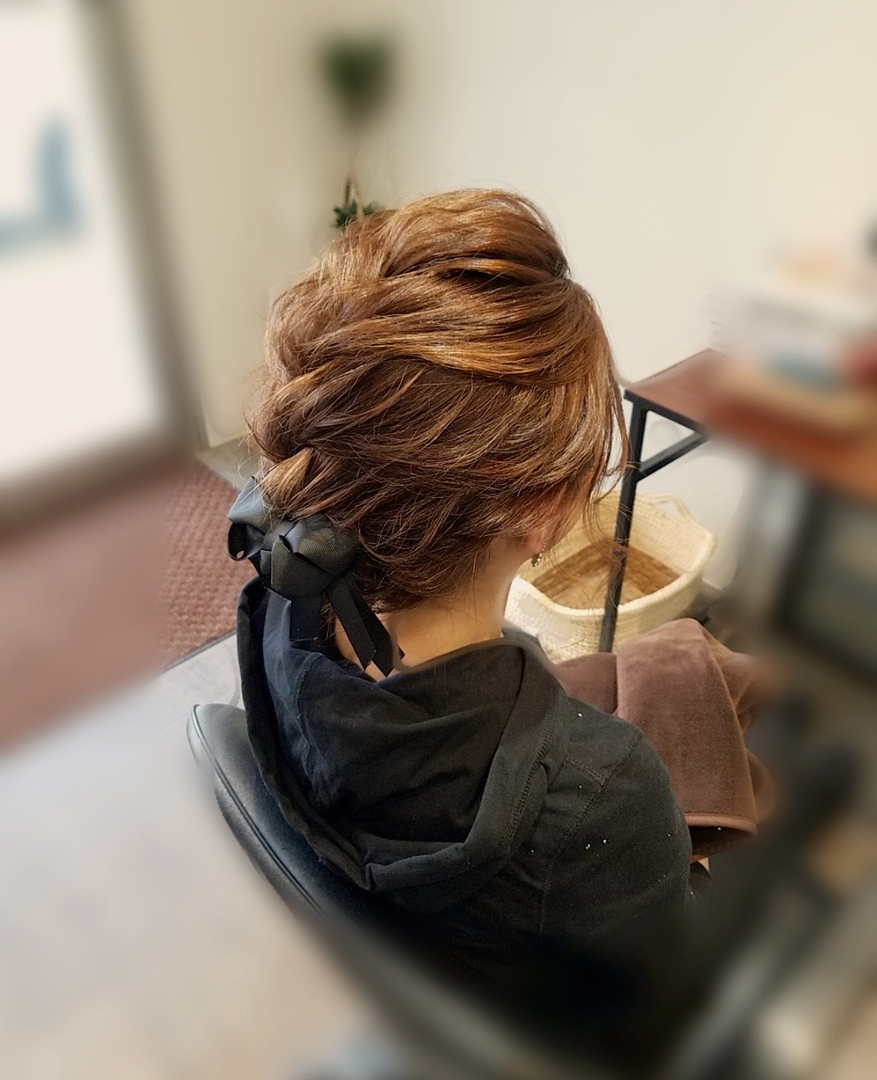 平原さんのヘアスタイル ボブアレンジ前髪から編み込 Tredina