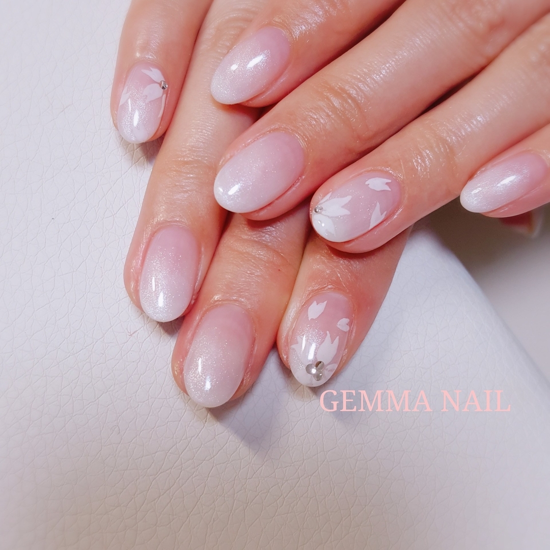 六本木ネイルサロン Gemma Nail のネイルデザイン 桜ネイル 深夜ネイル六本木 ネイル深夜銀座 Tredina