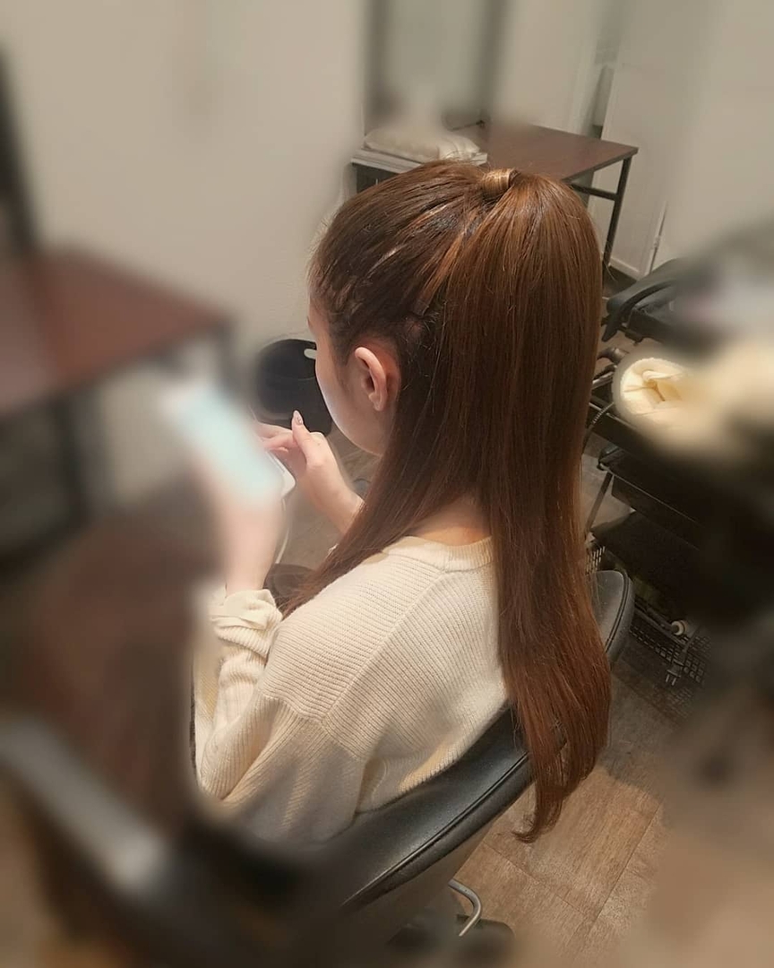 平原さんのヘアスタイル アリアナヘアーストレートバージ Tredina