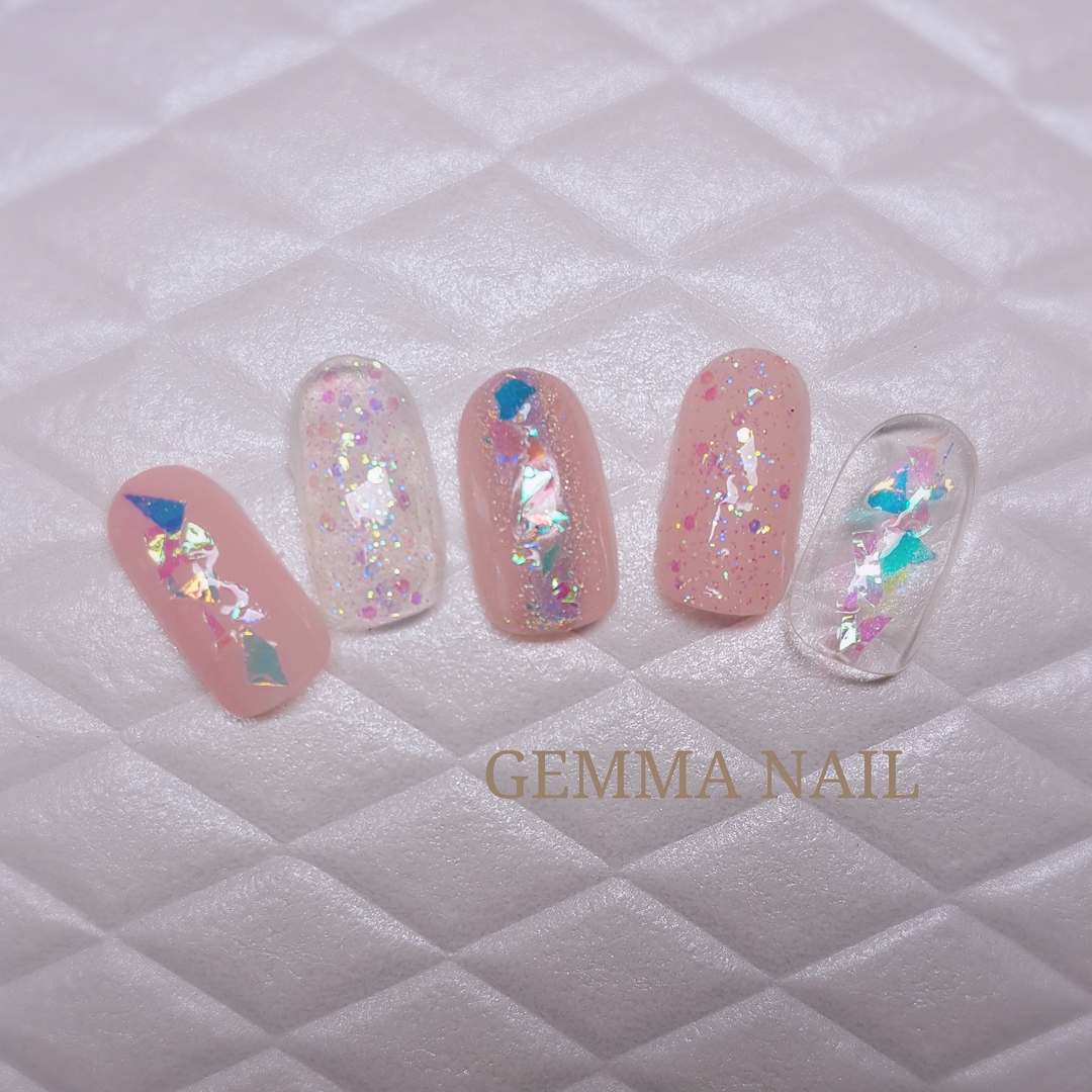 六本木ネイルサロン Gemma Nail のネイルデザイン 春ネイル ピンクネイル キラキラネイル Tredina 六本木ネイルサロン Gemma Nail のネイルデザイン 春ネイル ピンクネイル キラキラネイル Tredina
