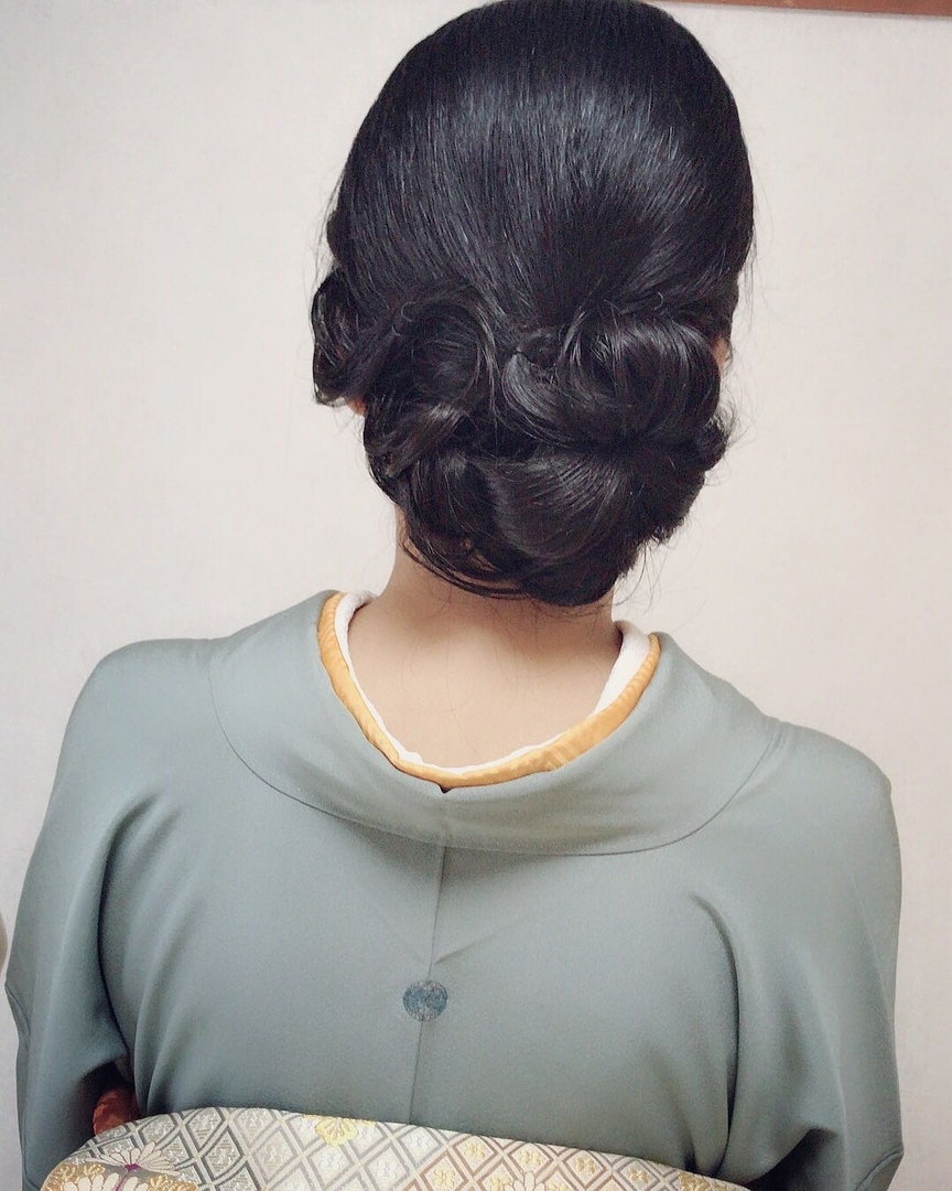 Moriyama Mamiさんのヘアスタイル シンプルな和装ヘア訪