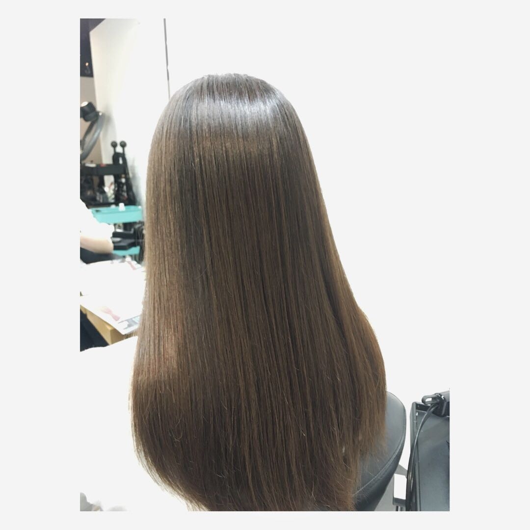 Hiroshiさんのヘアスタイル ツヤツヤストレートロングス Tredina