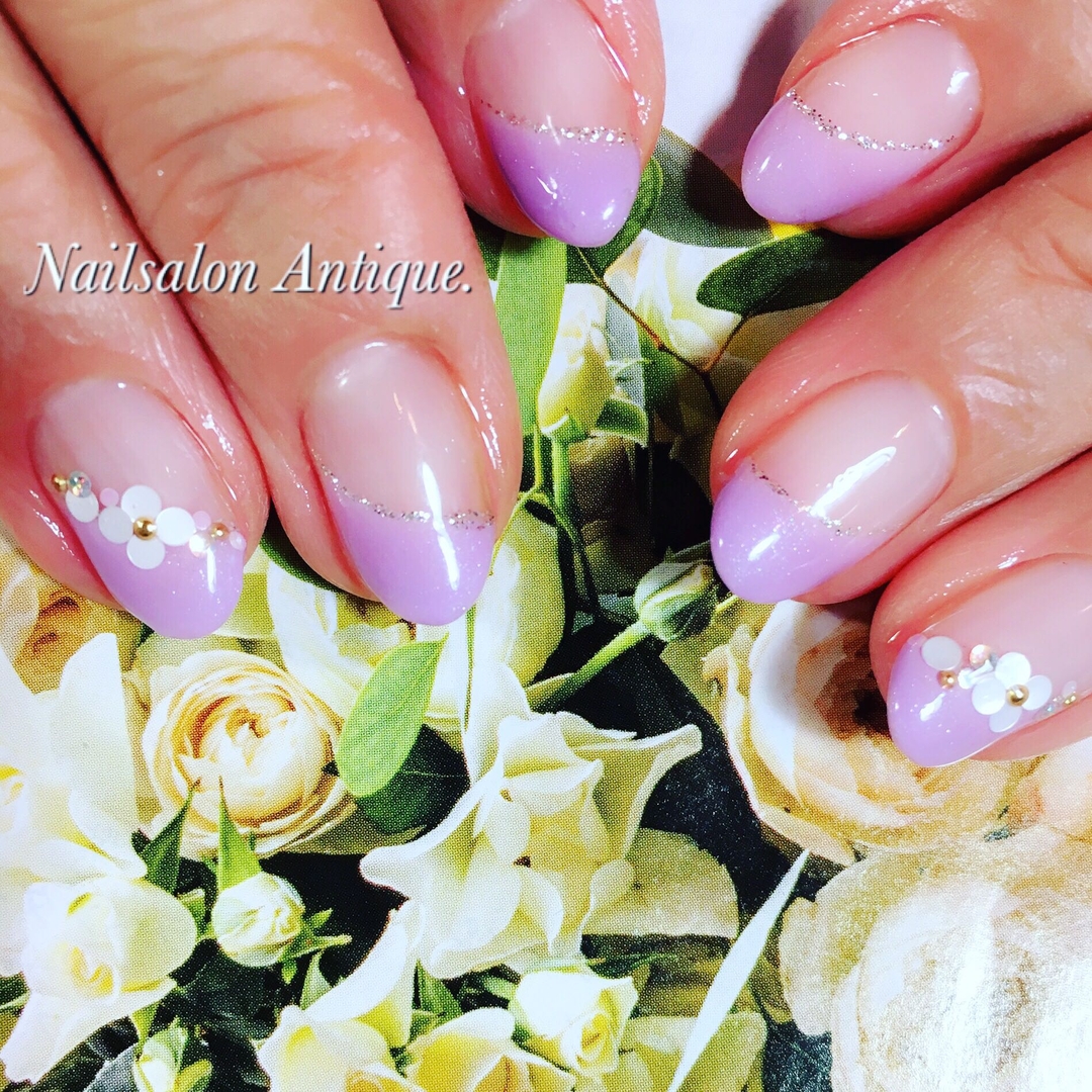 nailsalon Antiqueさんのネイルデザインの写真。テーマは『紫陽花、花、