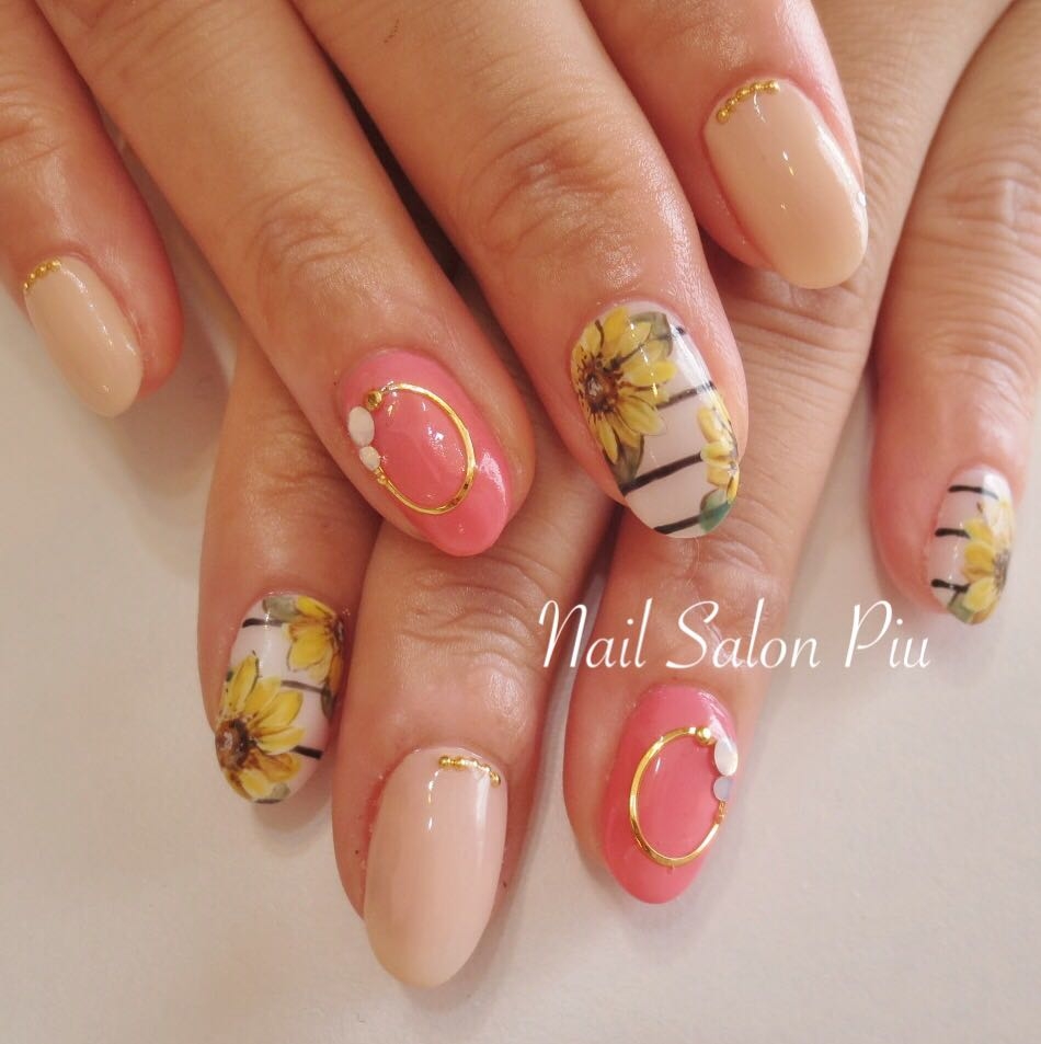 Nail Salon Piuさんの写真。テーマは『夏ネイル、ひまわりネイル』