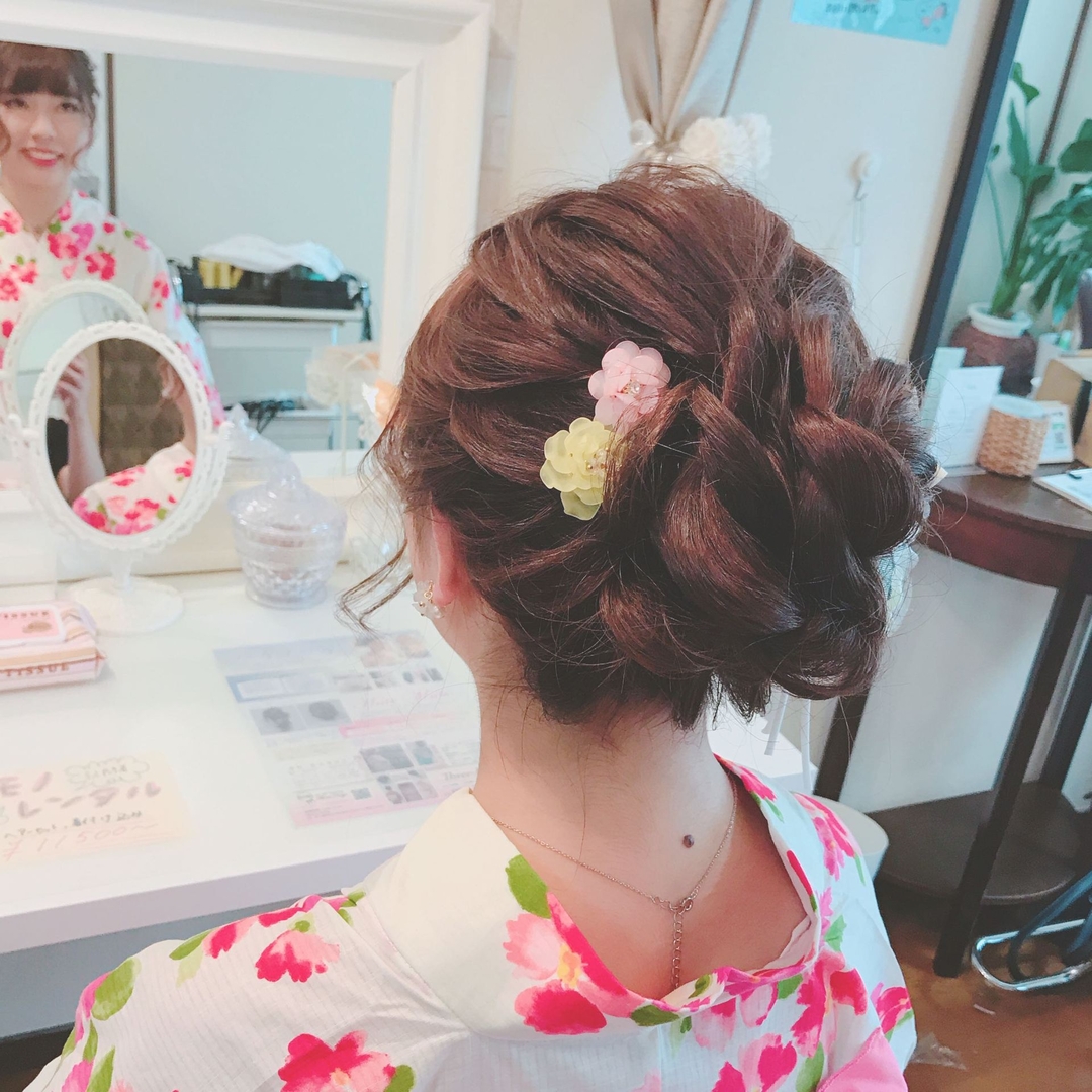 Moriyama Mamiのヘアスタイル ヘアアレンジ アップスタイル 結婚式 Tredina