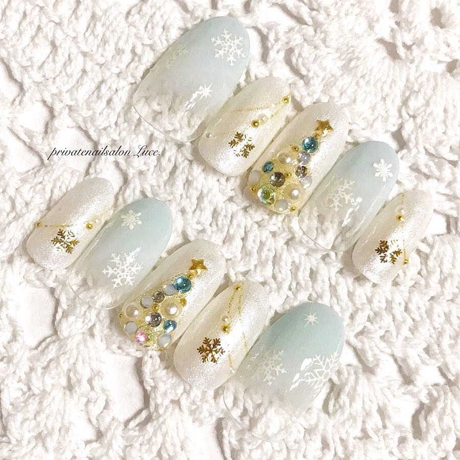 Privatenailsalon Luce のネイルデザイン クリスマス グラデーション 大人可愛い Tredina