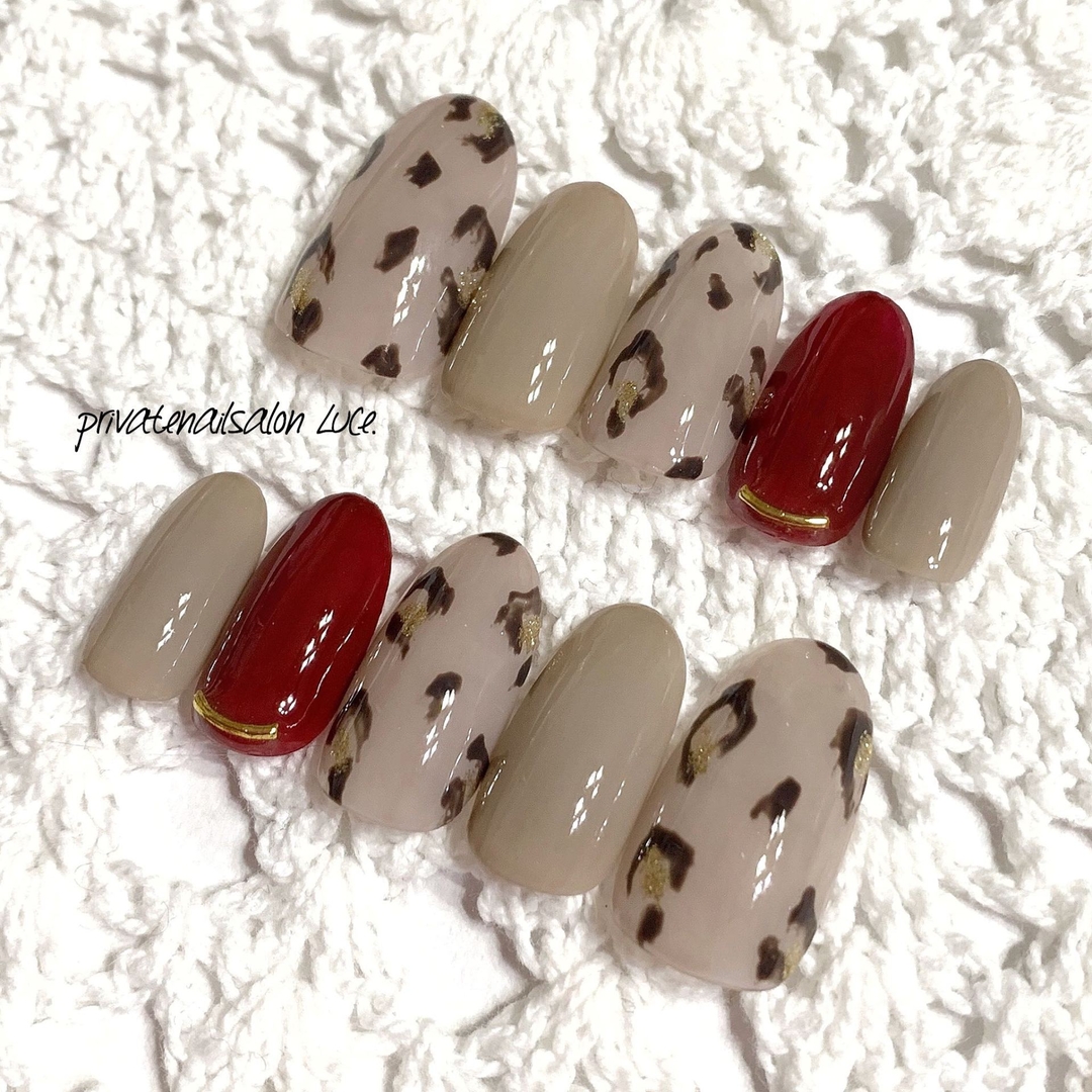 Privatenailsalon Luce のネイルデザイン グレージュ 大人可愛い シンプル Tredina