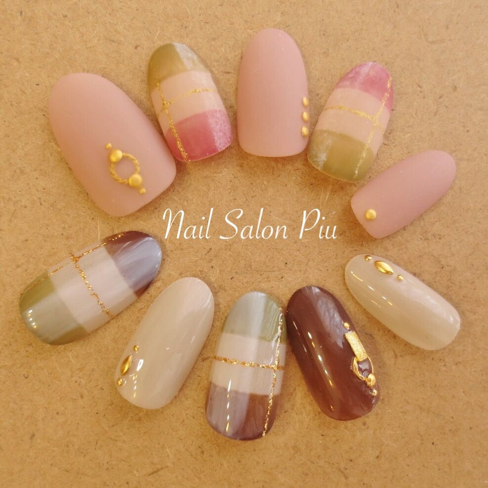 Nail Salon Piuのスナップ 冬ネイル マットネイル チェックネイル Tredina