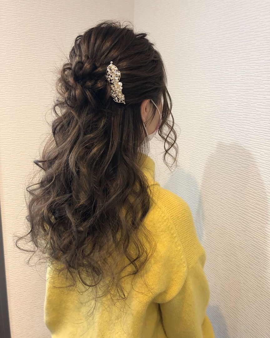 平原さんのヘアスタイル ハーフアップアレンジ Tredina
