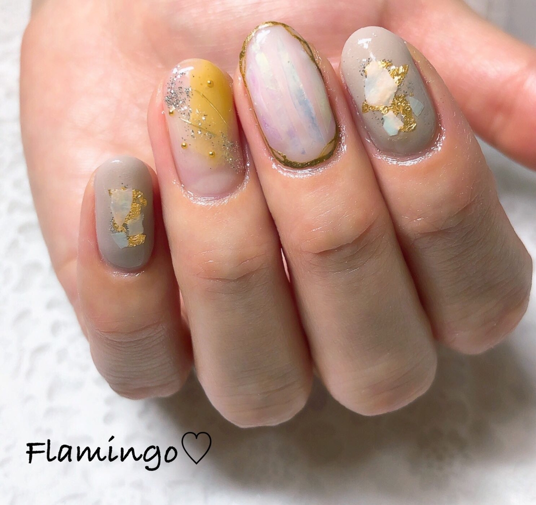 Flamingo のネイルデザイン ネイル セルフネイル ホイルネイル Tredina