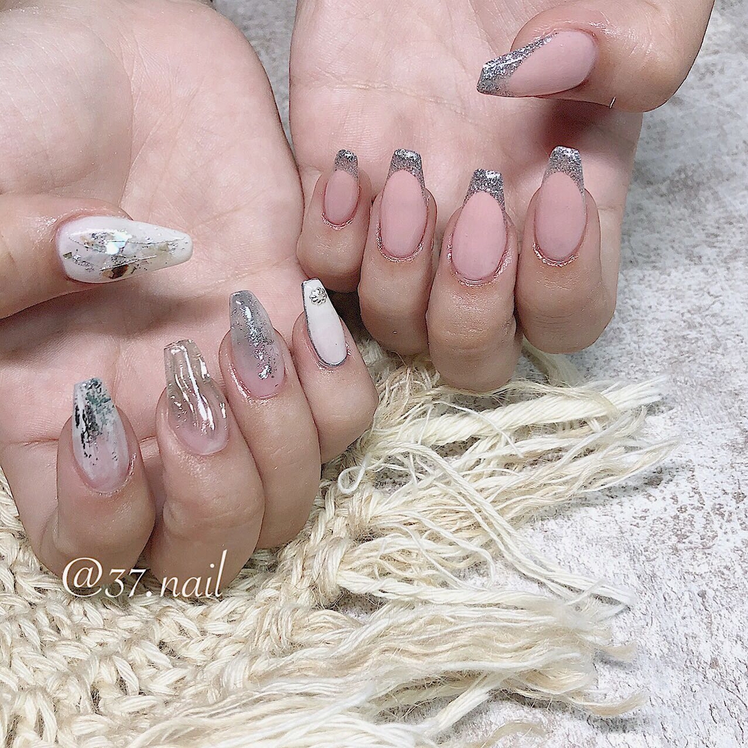 美奈神﨑のネイルデザイン ホイルネイル クリアネイル ニュアンスネイル Tredina