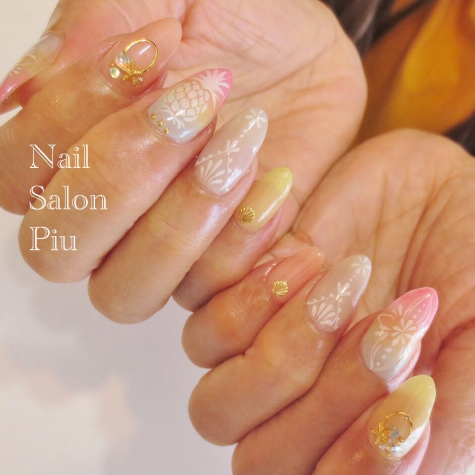 Nail Salon Piuのスナップ 夏ネイル カラフルネイル トロピカルネイル Tredina