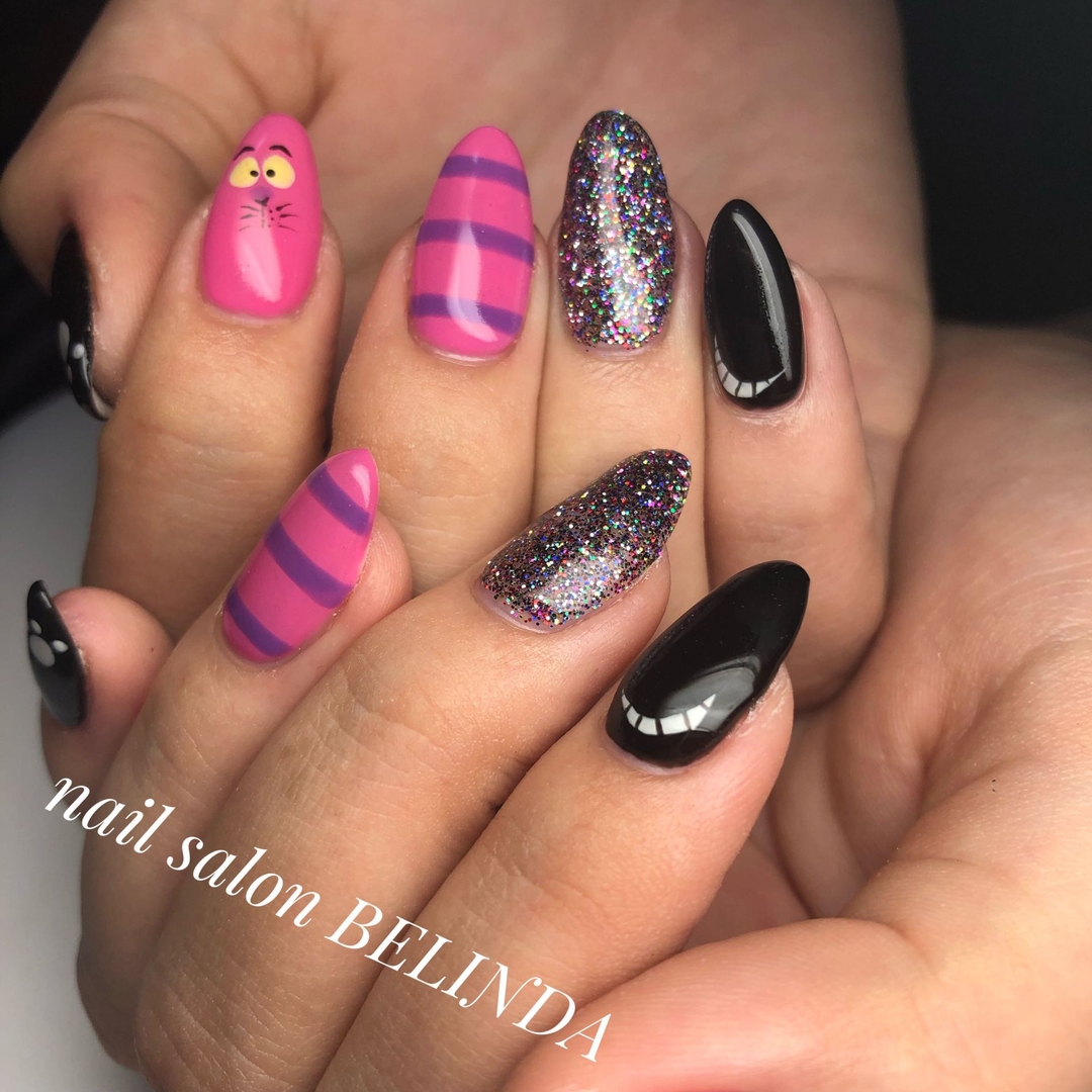 Nailsalonbelinda ユリアのネイルデザイン ピンクネイル ハロウィンネイル 不思議の国のアリス Tredina