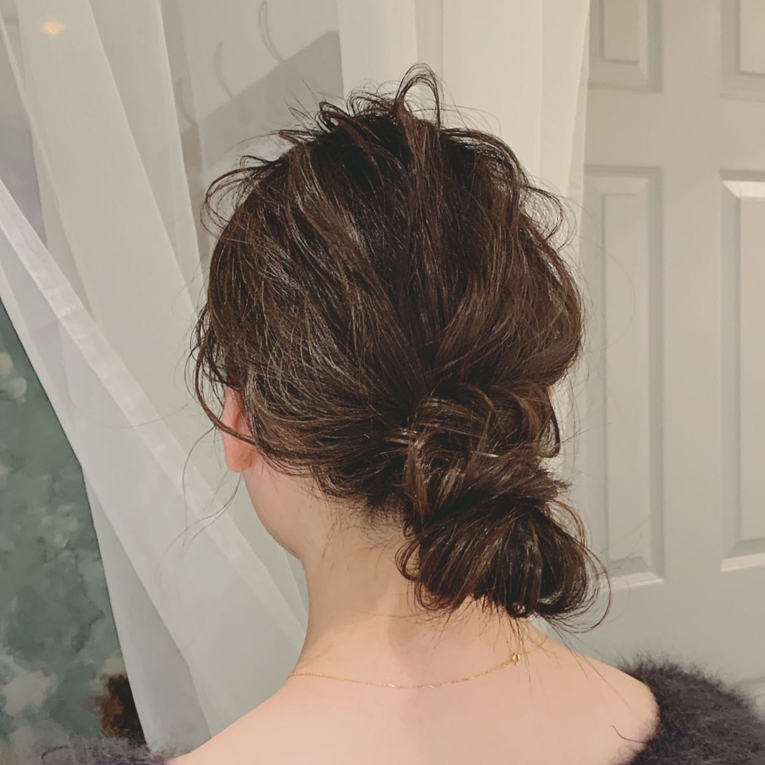 浦川 由起江のヘアスタイル ヘアアレンジ ヘア 下目おだんごヘア 浦川 由起江のヘアスタイル ヘアアレンジ ヘア 下目おだんごヘア