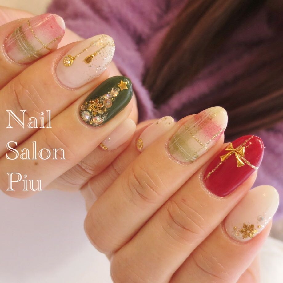 Nail Salon Piuのネイルデザイン ネイル クリスマス 冬ネイル Tredina