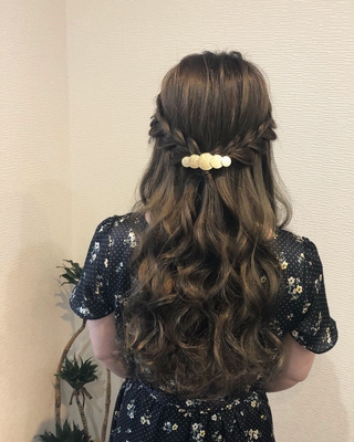 平原さんのヘアスタイル ポニーテールアレンジ Tredina