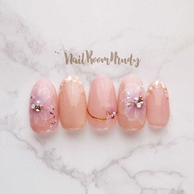 多彩な手描きアートネイル。上品かつ遊び心あるアートが楽しめるネイルサロン【Nail Room Arudy|河野 希世子さん】